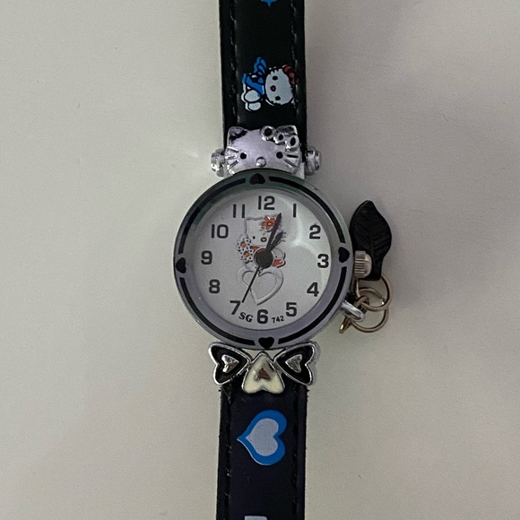 Hello Kitty Watch - Picture 1 of 4